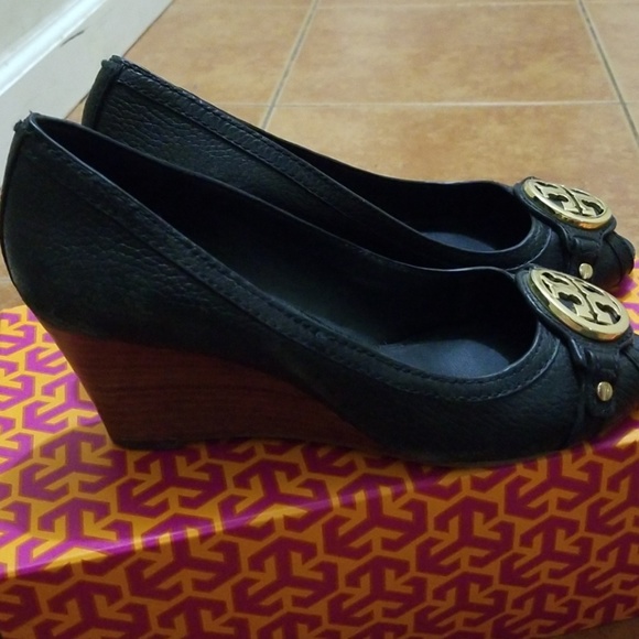 Tory Burch shoes - Picture 2 of 3